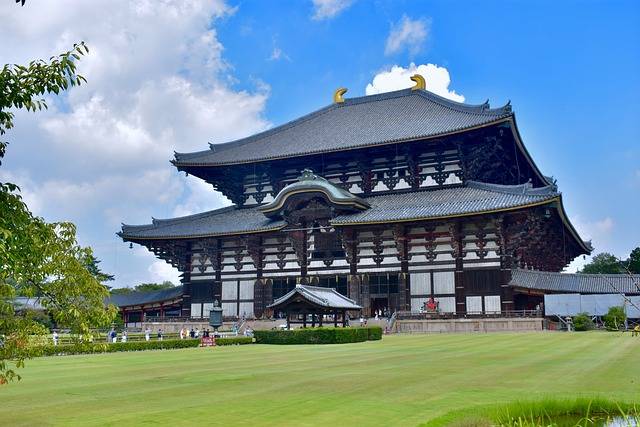 Osaka : Historic Monuments of Ancient Nara