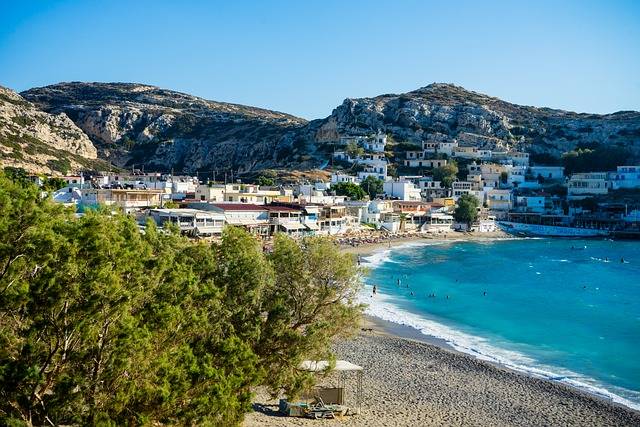 Which are the best beach towns in Crete?