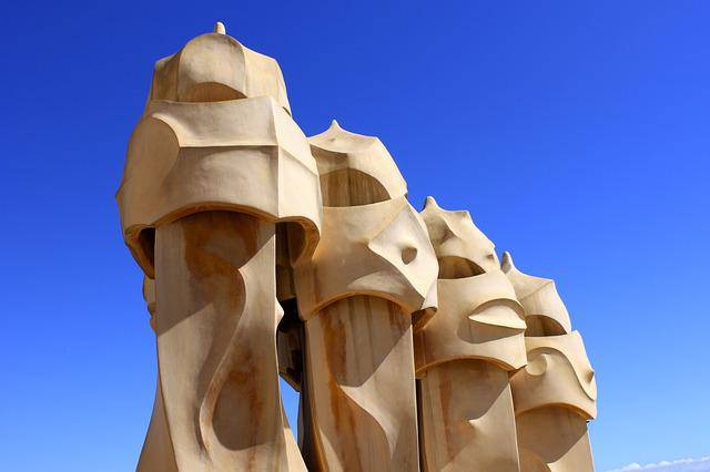 What is the best tour packages to Barcelona?