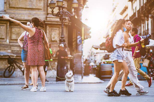 What is the best walking tour Barcelona?