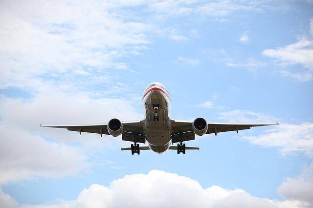 How far is Malaga airport from the beach?