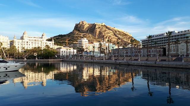Where to stay in Alicante old town?