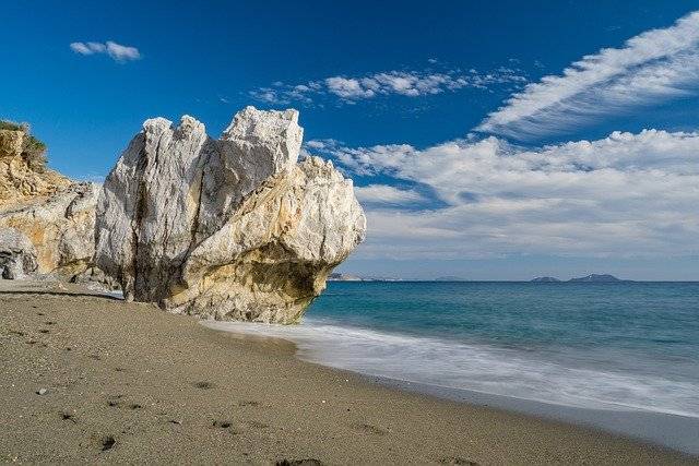 Which part of Crete has the best beaches?